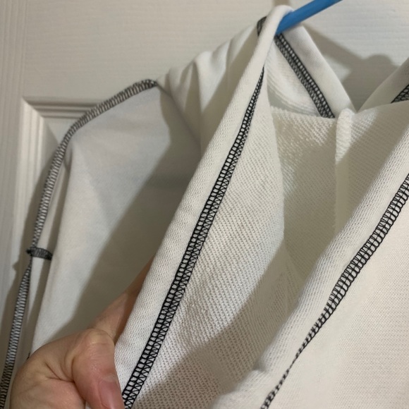 ‼️SOLD‼️ Stitch trim croptop hoodie - Picture 7 of 8